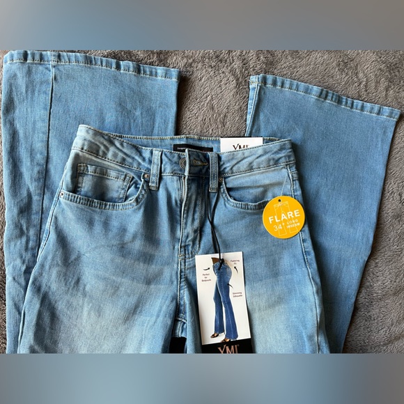 NWT Fashion Nova high rise flare jeans! - Picture 3 of 4